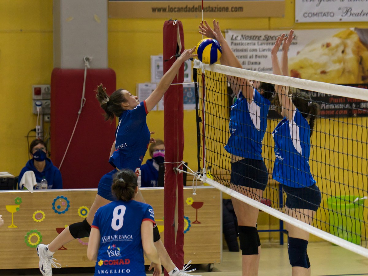 Al momento stai visualizzando Secco 3-0 ai danni del Cus Collegno: Bonprix TeamVolley trova la prima vittoria e torna a sorridere