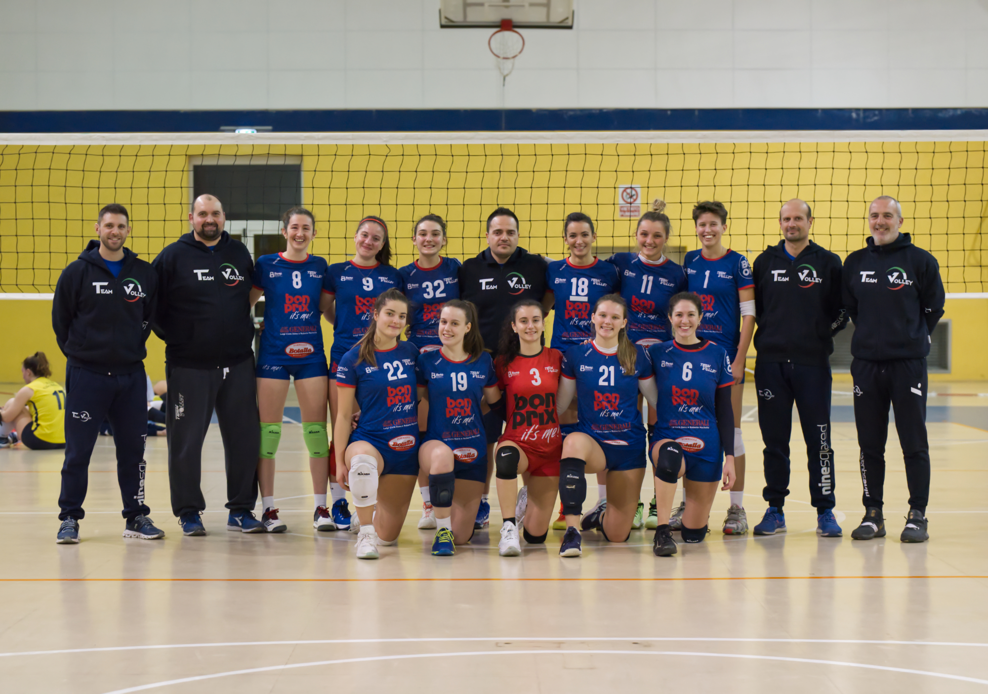 Al momento stai visualizzando Dopo sei giornate il bonprix TeamVolley sorride ancora: a Lessona le imbattute biancoblù superano Bellinzago 3-0