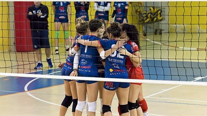 Scopri di più sull'articolo Panettone dolcissimo per bonprix TeamVolley: il 3-1 su Santena regala alle biancoblù l’inedito primato natalizio