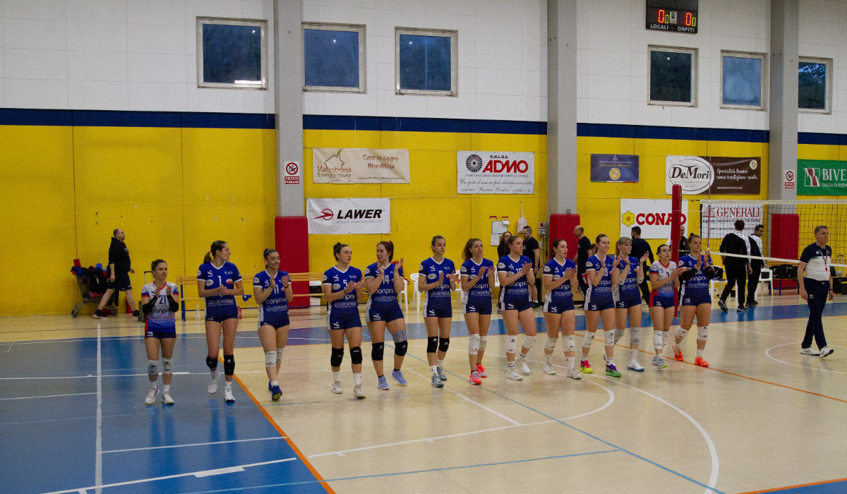 Al momento stai visualizzando La capolista passa a Lessona: Onore delle armi al Teamvolley
