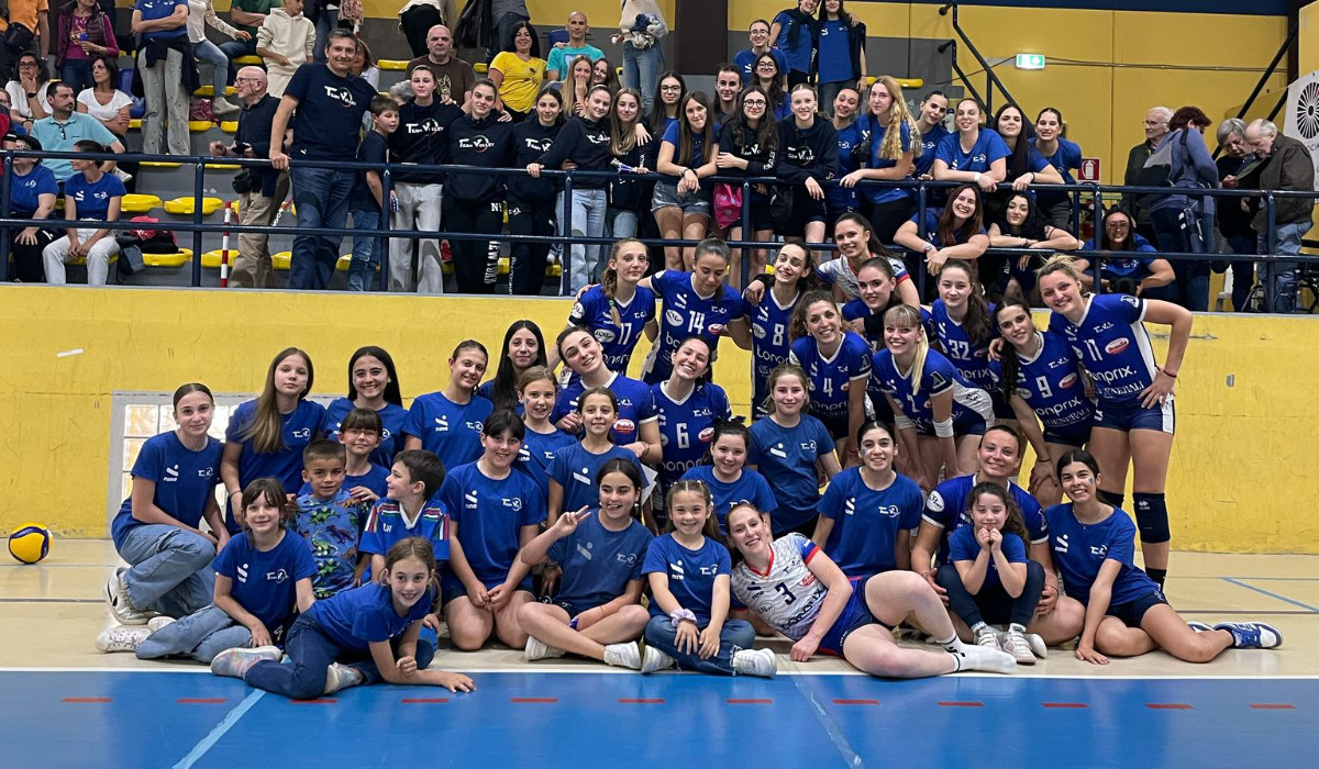 Al momento stai visualizzando Non basta un palasport gremito: bonprix Teamvolley rimontato dal CUS Torino